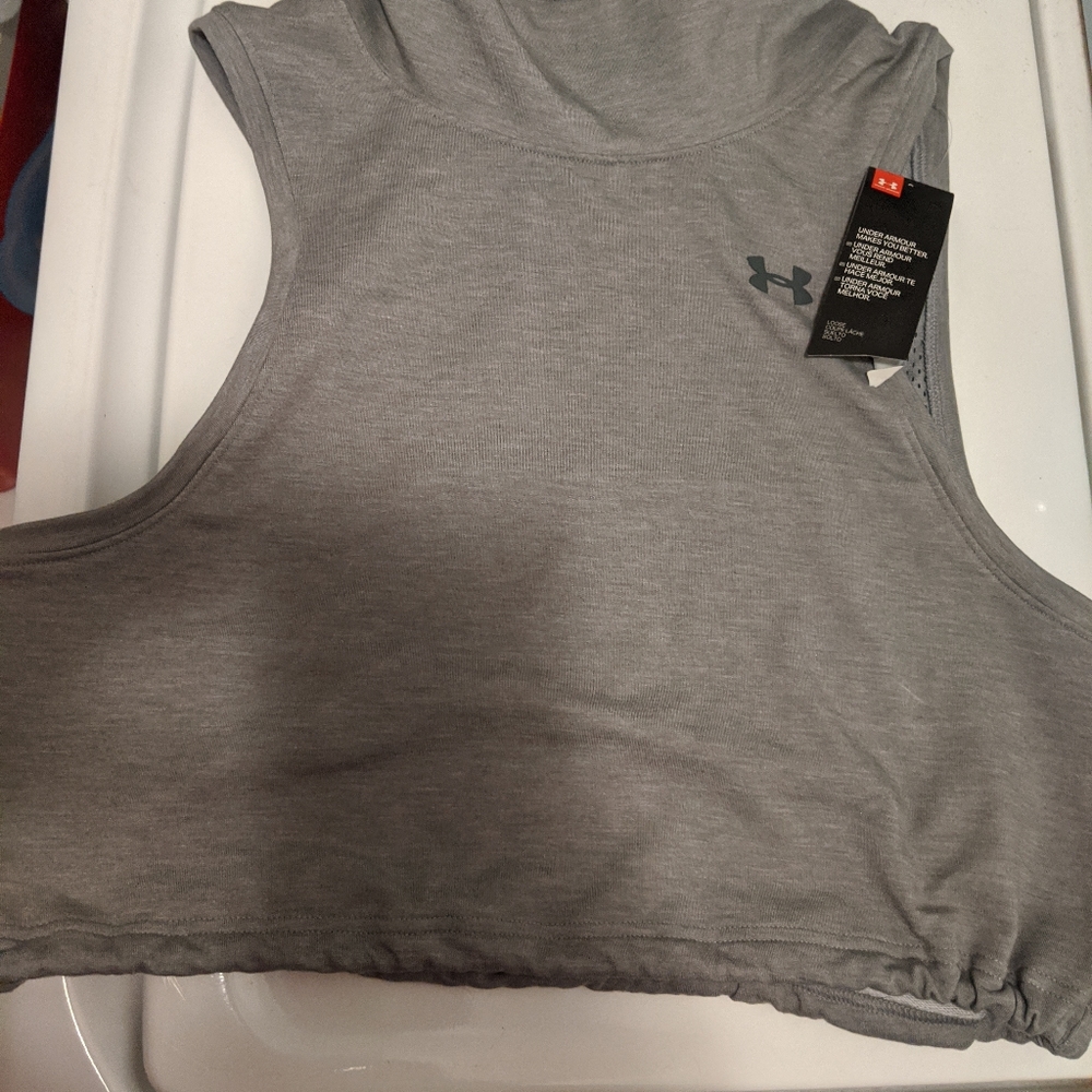 NWT UA Fleece Crop - Picture 6 of 12